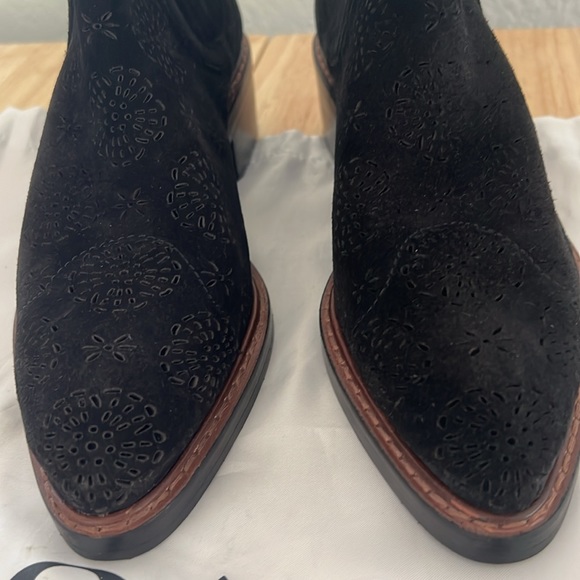 Coach ankle boot. Black suede size 5B. Floral cutouts stitching - Picture 2 of 9